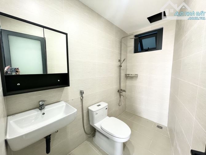 VỪA Ở VỪA KINH DOANH- MẶT TIỀN NGUYỄN KHUYẾN- BÌNH THẠNH- 40M- 5 TẦNG- 5X8- 9.99T - 3