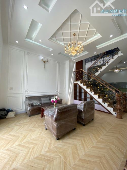 Nhà Cổ Điển 5x 28m. 3PN. Đường 5m. Cách chợ Trung Thành 800m - 3