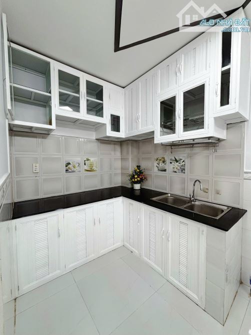 Nhà đường CHIẾN LƯỢC [4x8, 1lầu, 2pm, 2toilet] 3,63tỷ TL - 3