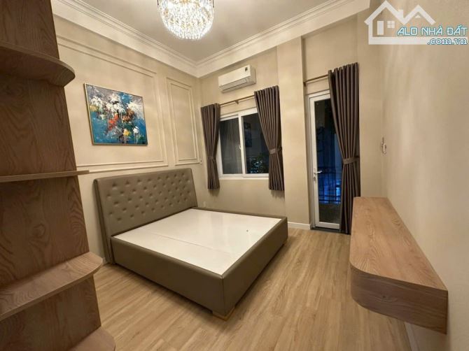 NHÀ ĐẸP HẺM GẦN 4m 3Tầng + FULL NỘI THẤT - 3.6x25 ( NỞ HẬU 121M2 ) 23Tỷ - TÔN THẤT TÙNG,Q1 - 3