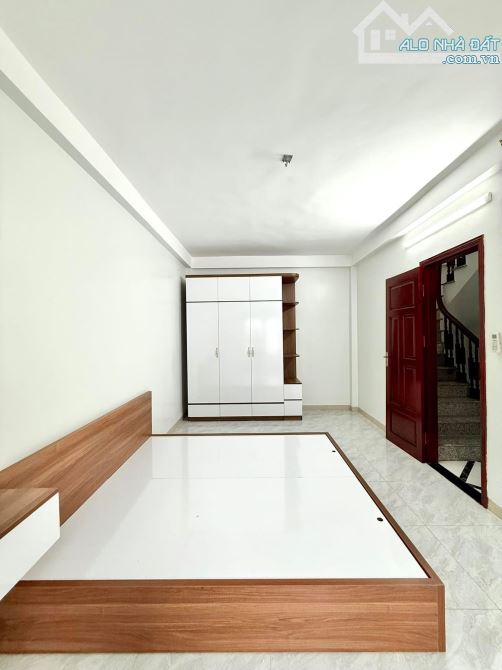 BÁN GẤP NHÀ ĐẸP VĨNH TUY MT RỘNG NGÕ THOÁNG 32M5T 6,95 TỶ. - 3