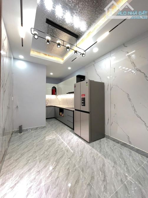 Siêu phẩm cách mặt tiền Lê Văn Sỹ 3 căn- tiện kinh doanh - Full nội thất đẹp 40m2 - 3