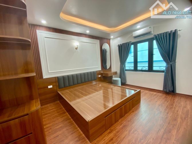 Phạm Văn Đồng,Cầu Giấy - Ô Tô - Thang Máy - 6 tầng 4 ngủ nhỉnh 8 tỷ - 3