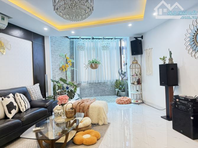 158N  Nguyễn Khánh Toàn 70 tỷ, 111m2. xây mới 8 tầng, mặt tiền 23m. - 3