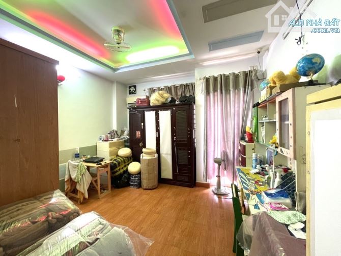NHÀ NGỘP BANK PHƯỜNG THẠNH LỘC QUẬN 12 GIÁP GÒ VẤP NHỈNH 5 TỶ - 3 TẦNG 4PN DT 65m2 (4x17) - 3