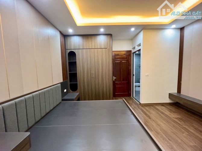 BÁN NHÀ ĐA SỸ - LÔ GÓC NHÀ 5 TẦNG - Ô TÔ ĐỖ CỬA - KINH DOANH - 3