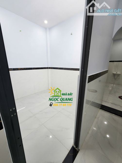 NHÀ MỚI 1/ ĐƯỜNG TÂN THỚI HIỆP 21, ĐANG MỞ 30m, 4x15m, 4 PHÒNG NGỦ - 4