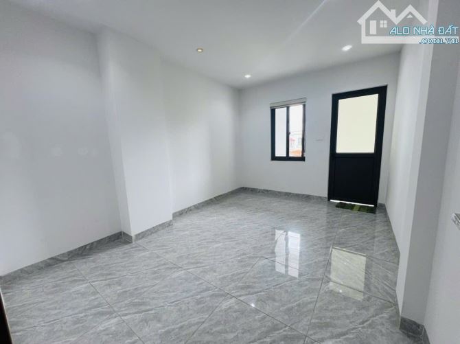 LIÊN MẠC ĐẠI CÁT GIÁ5,7TỶ 35m 5 TẦNG 2 THOÁNG Ô TÔ TRÁNH NHÀ ĐẸP VỀ Ở LUÔN - 4