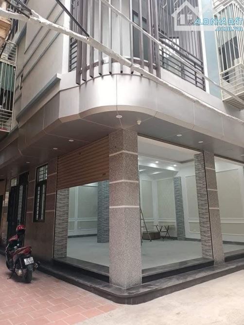 BÁN TÒA NHÀ 80m X8 TẦNG MT8m - ĐƯỜNG LÁNG - ĐỐNG  ĐA - 16 PHÒNG CHO THUÊ - DÒNG TIỀN 100TR - 4