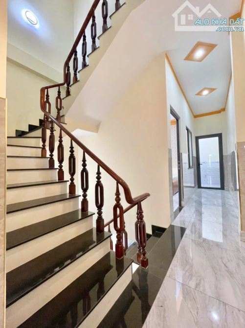 Bán Nhà 2 Lầu Tân Bình Dĩ An , Đường Nhựa 8m Vỉa hè - 4