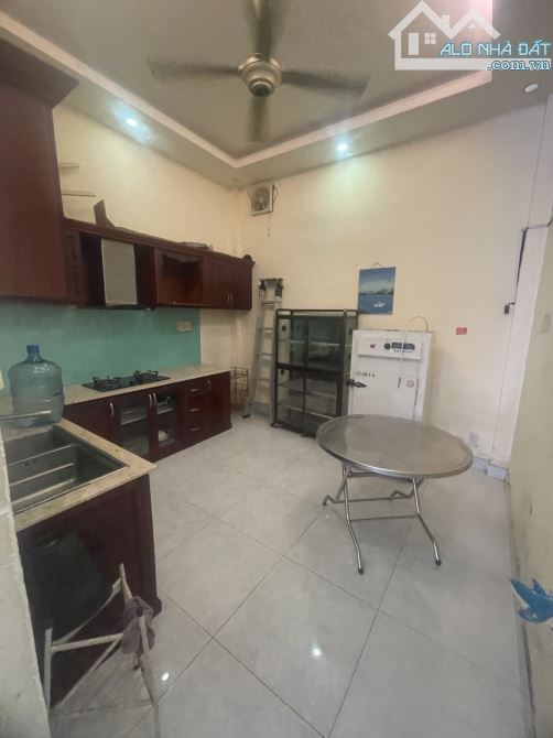 Bán nhà Hẻm ô tô tránh khu quân đội Văn Chung Tân Binhg 47m2 3 tầng vuông A4 nhỉnh 7 tỷ - 4