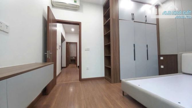 Siêu phẩm Bồ Đề 90m,4 tầng,mtien rộng,thang máy,dg rộng ôtô thông Hồng Tiến,chỉ hơn 16 tỷ - 4