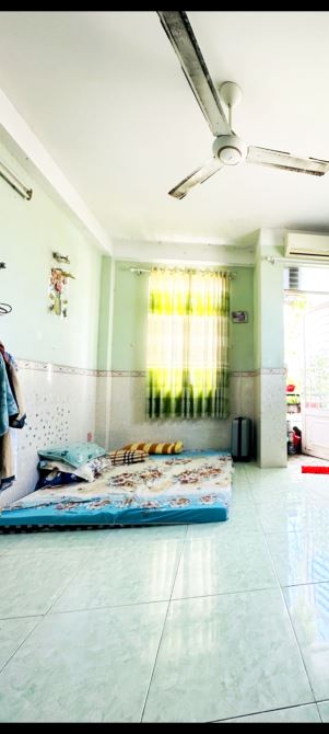Bán nhà đường Nguyễn tất Thành quận 4 - 4