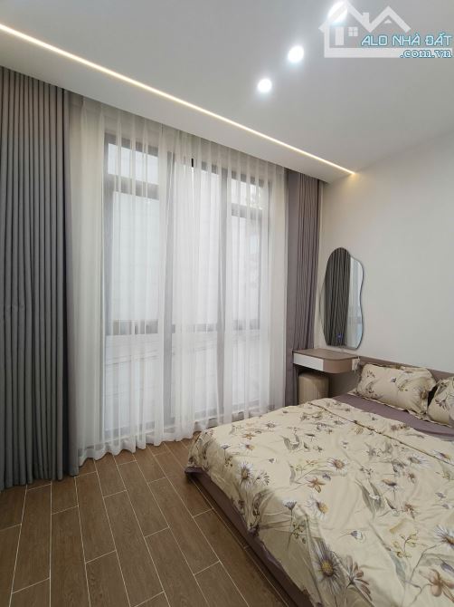 ĐẸP như VILLA ! Cực hiếm Chùa Láng 45m2, full NT ở sang, thoáng 2 MT, nghỉ dưỡng, ngõ to - 4