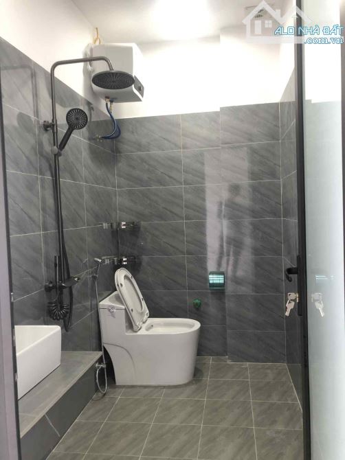CÒN DUY NHẤT MỘT CĂN 3 TẦNG SÂN CỔNG ĐẸP NHẤT KIẾN AN VỚI GIÁ BẤT NGỜ - 4
