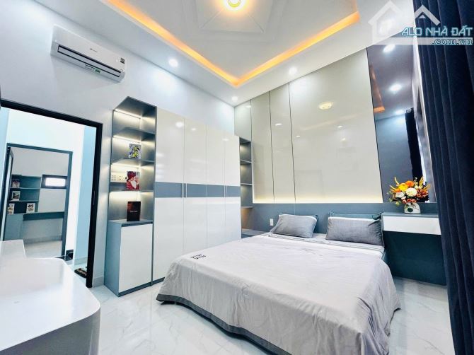 Bán nhà hẻm xe hơi 6m, gần Emart Phan Huy Ích, Gò Vấp, full nội thất, giá chỉ 3 tỷ 960 - 4