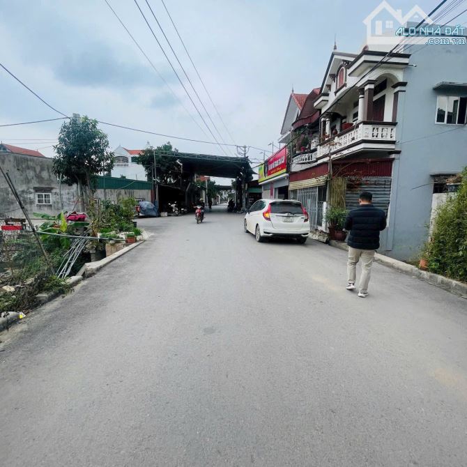 Bán lô góc quán trach 166m Hàng chia lô siêu hời. Giá chỉ 47tr/m. Cách trục kinh doanh 20m - 4