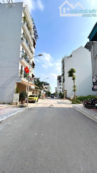 Bán nhà phân lô TĐC Ngọc Thụy – 8 tầng thang máy – gara ô tô, nhà mới ở ngay - 4