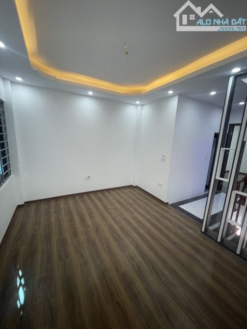 Nhà đẹp Đại Tự 43m2 xây 4 tầng mặt tiền 4.2m tầng 2 phòng gần chợ trường giá 4 tỷ 8 - 5