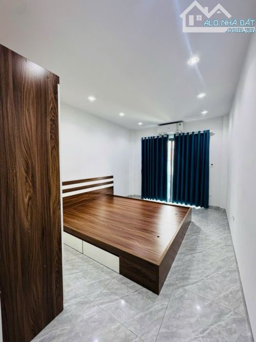 LIÊN MẠC ĐẠI CÁT GIÁ5,7TỶ 35m 5 TẦNG 2 THOÁNG Ô TÔ TRÁNH NHÀ ĐẸP VỀ Ở LUÔN - 5