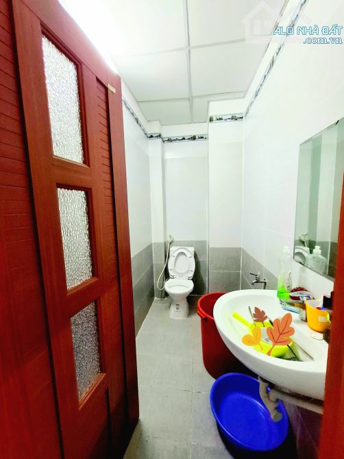 Bán Rẻ CHDV sát mặt tiền Khu Lý Thường Kiệt P8 Tân Bình Giáp Q.10, 57m2,5 Tầng,chỉ Hơn 7 - 5