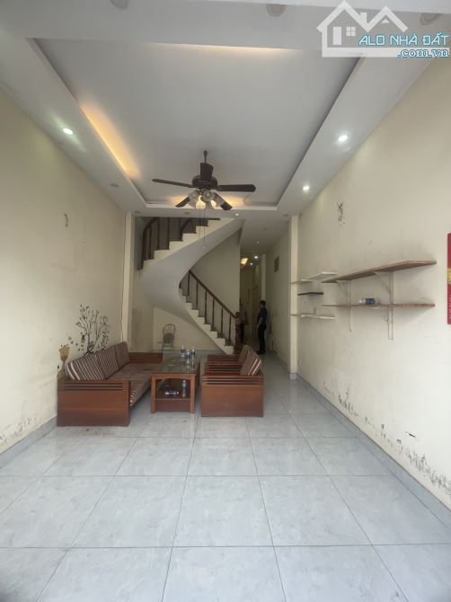 Bán nhà Hẻm ô tô tránh khu quân đội Văn Chung Tân Binhg 47m2 3 tầng vuông A4 nhỉnh 7 tỷ - 5