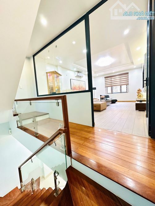 P Tuấn. 𝐒𝐢𝐞̂𝐮 𝐏𝐡𝐚̂̉𝐦 5 tầng Mặt Đường Đinh Nhu thông Nguyễn Công Hoà – Lán Bè - 5