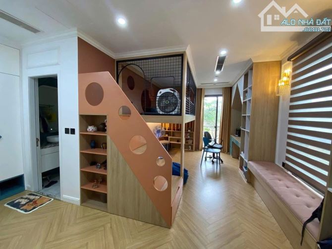 Bán Nhà phố Mai Dịch, Lô Góc, 65m2, MT 5m, 5 Tầng, ô tô tránh kinh doanh , 20 tỷ - 5