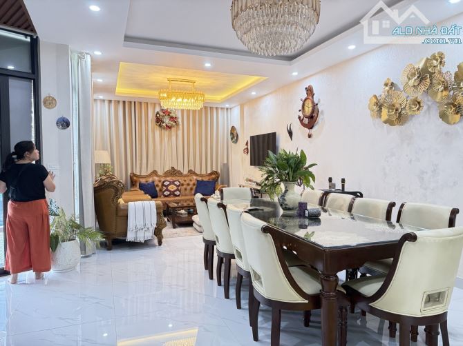 158N  Nguyễn Khánh Toàn 70 tỷ, 111m2. xây mới 8 tầng, mặt tiền 23m. - 5