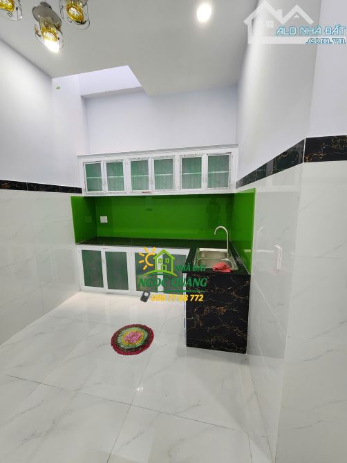 NHÀ MỚI 1/ ĐƯỜNG TÂN THỚI HIỆP 21, ĐANG MỞ 30m, 4x15m, 4 PHÒNG NGỦ - 6