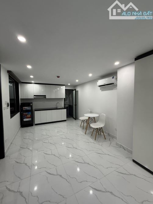 Bán toà CCMN Hồ Tùng Mậu, 90m x 6T, mặt tiền 12m, lô góc 2 thoáng, 25 PKK, dòng tiền 140tr - 6