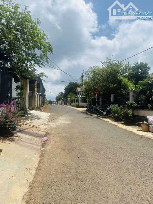 🔹 Chỉ 2,7 tỷ – Sở hữu ngay nhà mặt tiền cực đẹp tại trung tâm! 📍 Đường H – Thôn 3, phườn - 6