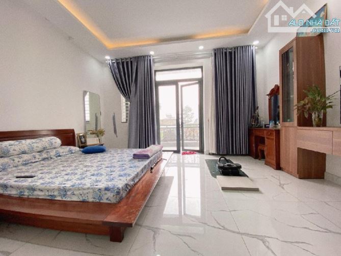 NHÀ XINH HXT PHƯỜNG THẠNH LỘC QUẬN 12 NHỈNH 6 TỶ- 4 TẦNG FULL NỘI THẤT DT 110M2 (5X22) - 6