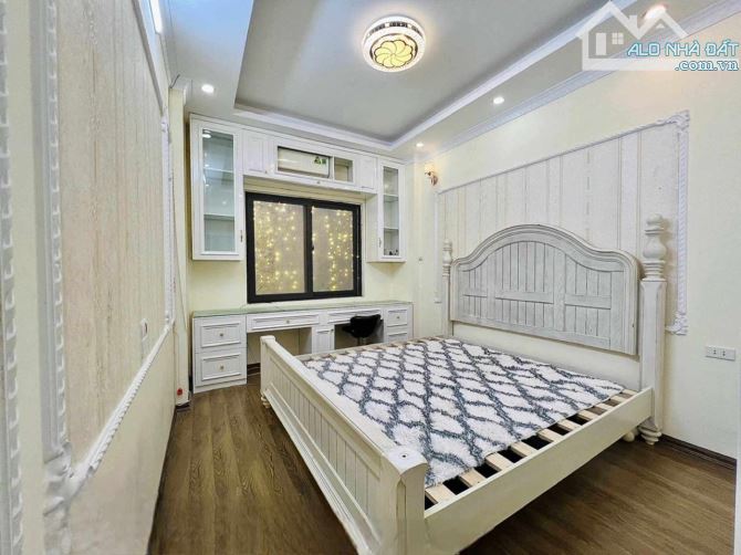 ĐỐNG ĐA – NGÕ CHỢ KHÂM THIÊN 30m 4 tầng ngõ 3 gác Chỉ 6,5tỷ - 7