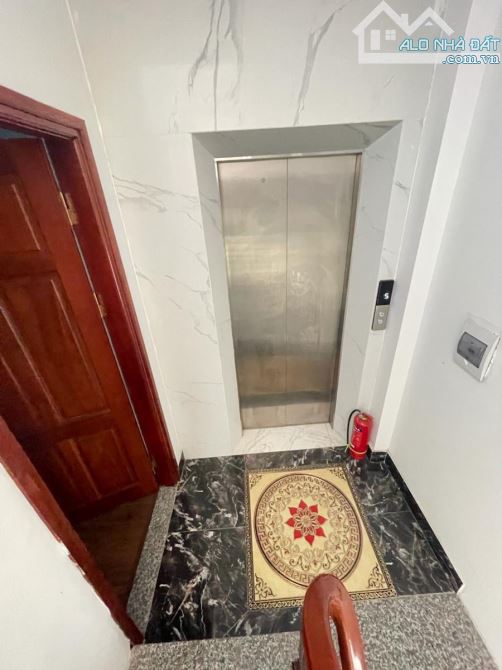 Nhà đẹp mới xây 6 tầng, thang máy, 35m, ô tô ngủ trong nhà, gần ROYAL CITY, Hoàng Đạo Thàn - 7