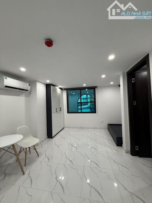 Bán toà CCMN Hồ Tùng Mậu, 90m x 6T, mặt tiền 12m, lô góc 2 thoáng, 25 PKK, dòng tiền 140tr - 7