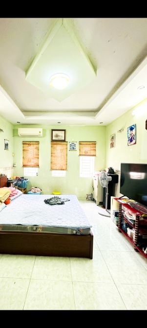 Bán nhà đường Nguyễn tất Thành quận 4 - 7
