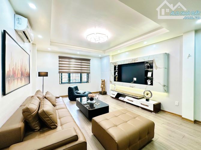 P Tuấn. 𝐒𝐢𝐞̂𝐮 𝐏𝐡𝐚̂̉𝐦 5 tầng Mặt Đường Đinh Nhu thông Nguyễn Công Hoà – Lán Bè - 7