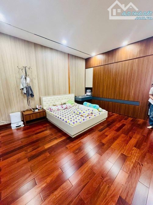 MẶT TIỀN ĐƯỜNG NGAY CÔNG VIÊN LÀNG HOA-LÊ VĂN THỌ GÒ VẤP - NHÀ MỚI ĐẸP - 6 TẦNG-DT 5Mx22M - 7
