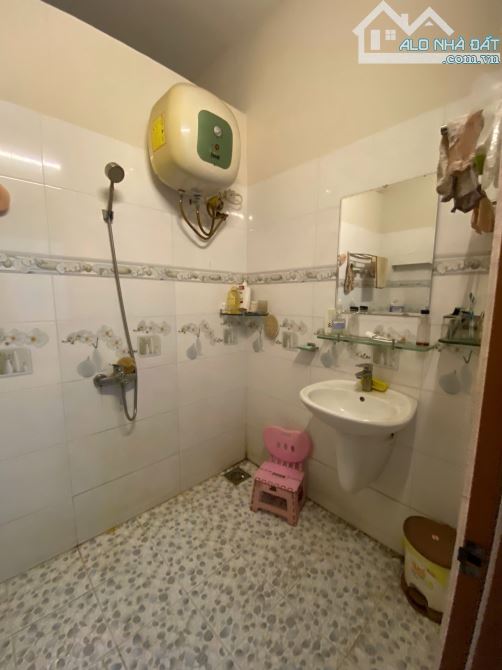 Nhà bán: đường Tân kỳ Tân Quý.Q Tân Phú. DTSD 168m2. 2 tầng. Giá 16 tỷ - 8