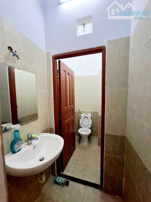 Bán Rẻ CHDV sát mặt tiền Khu Lý Thường Kiệt P8 Tân Bình Giáp Q.10, 57m2,5 Tầng,chỉ Hơn 7 - 8