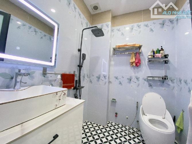 NHÀ XINH HXT PHƯỜNG THẠNH LỘC QUẬN 12 NHỈNH 6 TỶ- 4 TẦNG FULL NỘI THẤT DT 110M2 (5X22) - 8
