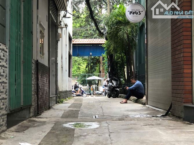 hẻm ô oto đậu trong nhà , Q1 ,,, 4,4x25m . 4 tầng .............giá chỉ 22 tỷ thương lượng - 9