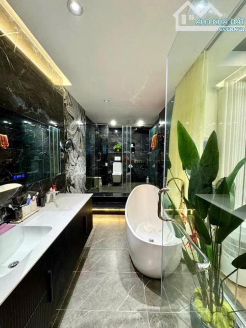 BÁN NHÀ NGỌC LÂM –TRUNG TÂM – MẶT TIỀN 6,4M - 52M2 CHỈ 18 TỶ - 9