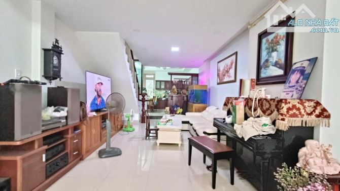 Bán nhà Hẻm ô tô tránh khu quân đội Văn Chung Tân Binhg 47m2 3 tầng vuông A4 nhỉnh 7 tỷ - 9