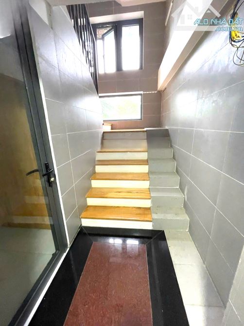 Bán Nhà 1 Trệt 3 Lầu Đường 18, Hiệp Bình Chánh Khu Ven Sông Thoáng Mát Thu Nhập 50 Triệu/T - 9