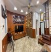 Nhà đẹp mới xây 6 tầng, thang máy, 35m, ô tô ngủ trong nhà, gần ROYAL CITY, Hoàng Đạo Thàn