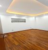 Cần bán gấp căn hộ chung cư 120 m2, 3 PN tòa D5A Trần Thái Tông, ban công Đông Nam