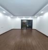 Bán nhà Hồng Hà Hoàn Kiếm.DT:37M2 x 5 Tầng..MT: 4,4M.Lô Góc.. Cách ô tô tránh 50M..SĐCC Gi