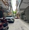 Bán nhà Trần Quốc Hoàn, ngõ thông kinh doanh, đường ô tô tránh, nhà dân xây.